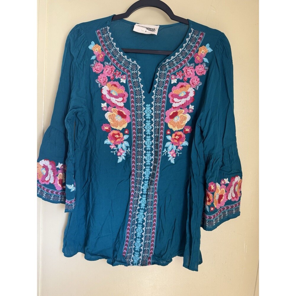 Savanna Jane Top Womens  Green Embroidered Floral V-Neck Casual Blouse Small